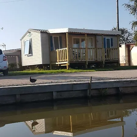 Camping Le Grand Large *